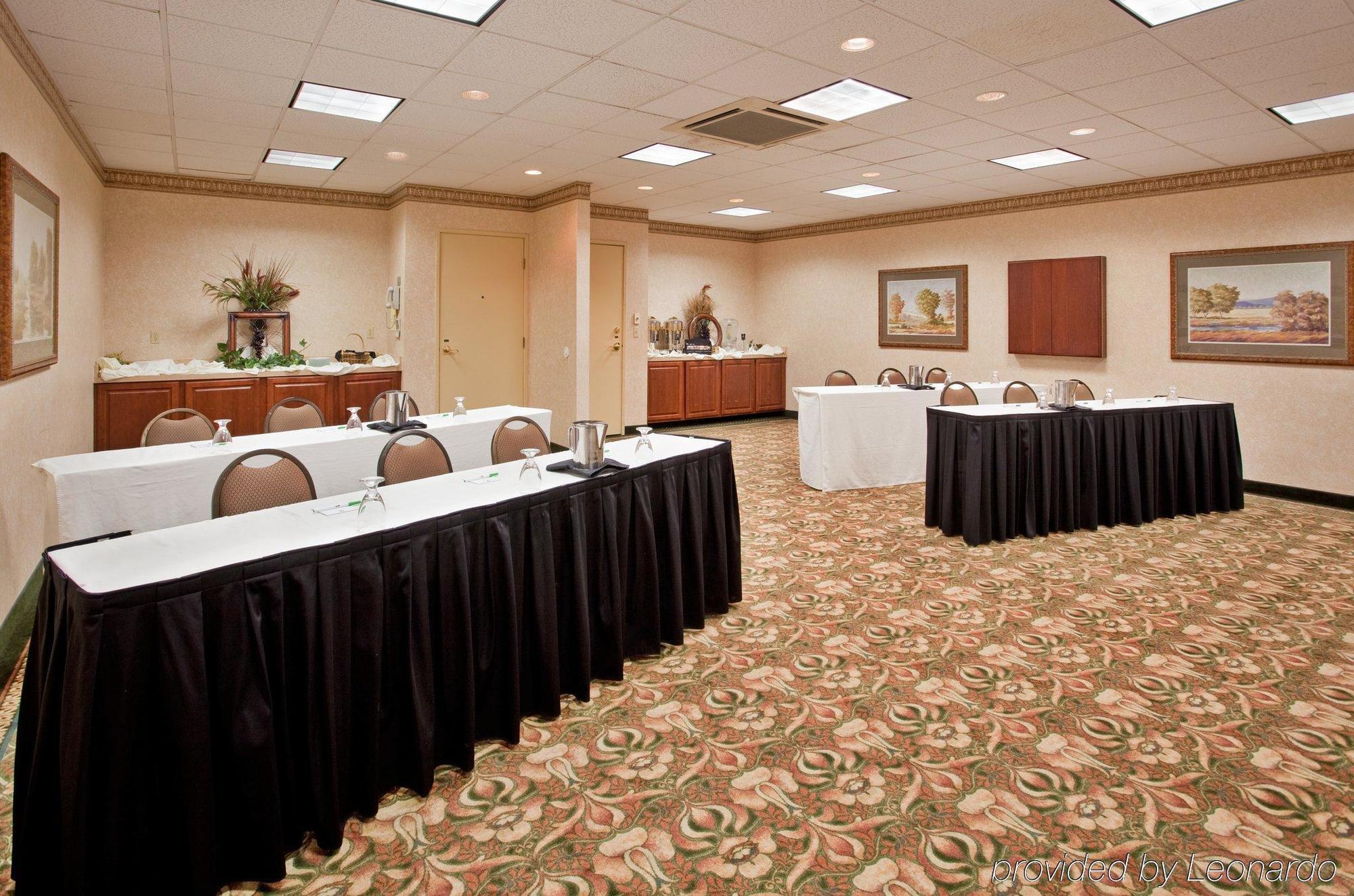Holiday Inn Wichita East I-35 By Ihg Ανέσεις φωτογραφία